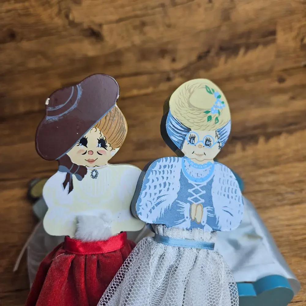 Vintage Flat Wooden dolls Lace skirts 80s set of 4
